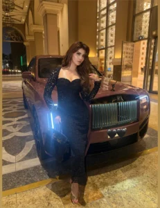Urvashi Rautela Mother 