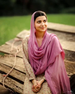 Nimrat Khaira Height
